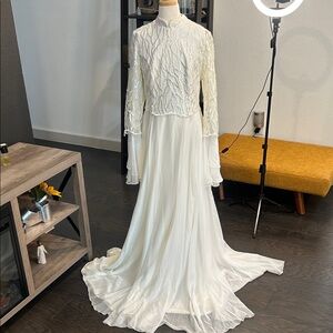 Chic Long Sleeve White Lace Dress